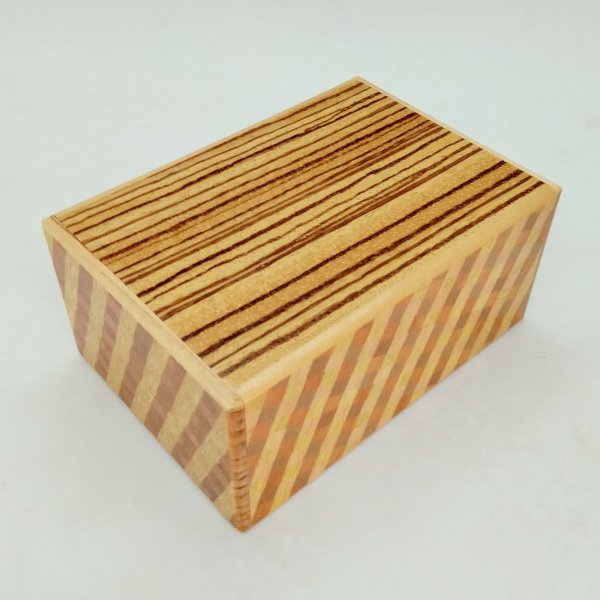 Photo1: 27 steps Zebra wood/Ichimatsu 4 sun Japanese puzzle box Himitsu-bako (1)